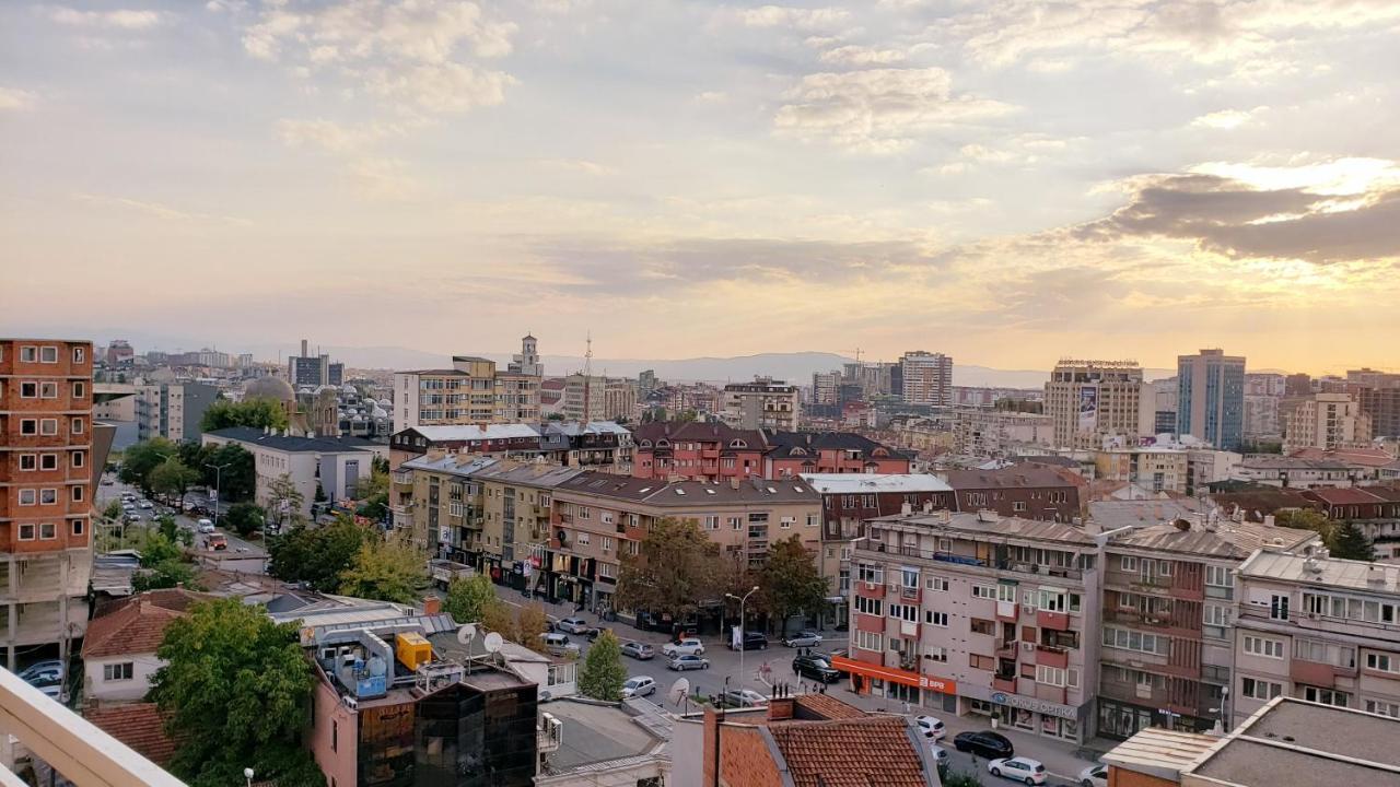 Spacious Downtown Apartment With A City View Pristina Exterior foto