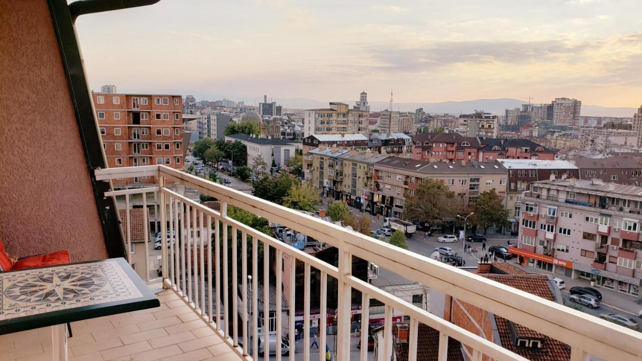 Spacious Downtown Apartment With A City View Pristina Exterior foto
